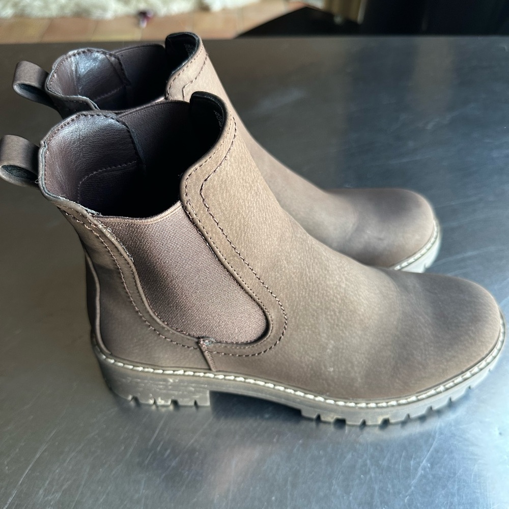 brown boots